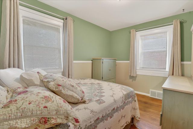 6630 Gahona Avenue, Allen Park, MI 48101