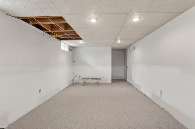 6630 Gahona Avenue, Allen Park, MI 48101