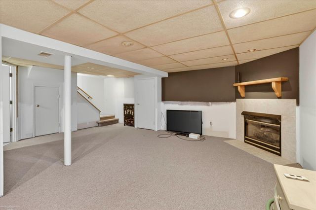 6630 Gahona Avenue, Allen Park, MI 48101