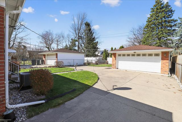 6630 Gahona Avenue, Allen Park, MI 48101