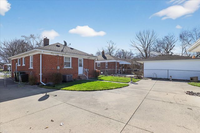 6630 Gahona Avenue, Allen Park, MI 48101