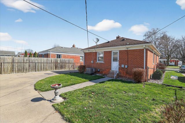 6630 Gahona Avenue, Allen Park, MI 48101