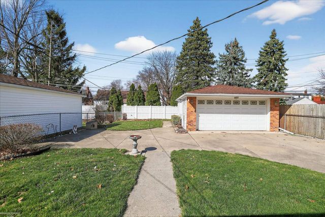 6630 Gahona Avenue, Allen Park, MI 48101