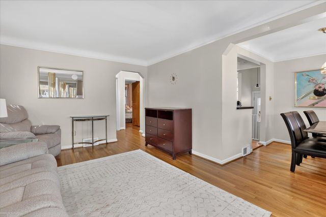 6630 Gahona Avenue, Allen Park, MI 48101