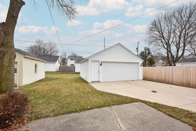 5312 N Bay Ridge AVENUE, Whitefish Bay, WI 53217