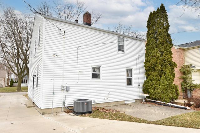 5312 N Bay Ridge AVENUE, Whitefish Bay, WI 53217