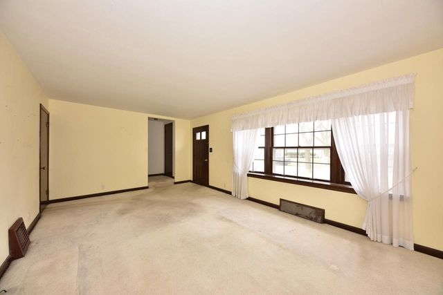 5312 N Bay Ridge AVENUE, Whitefish Bay, WI 53217