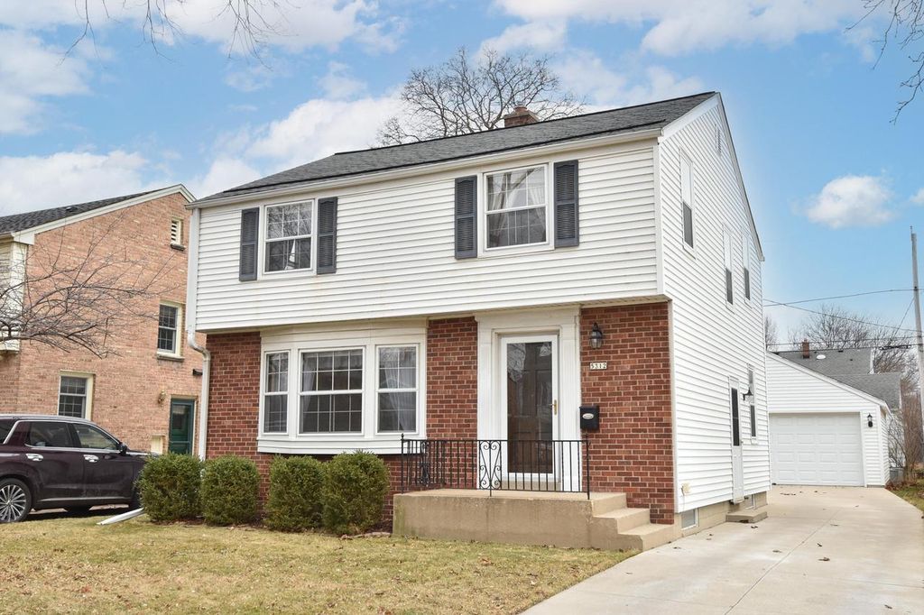 5312 N Bay Ridge AVENUE, Whitefish Bay, WI 53217