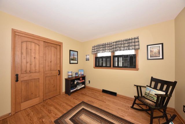 9602 W Arthur AVENUE, West Allis, WI 53227