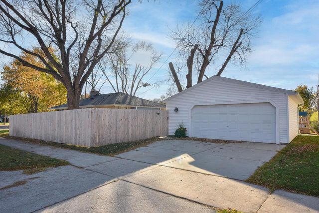 9602 W Arthur AVENUE, West Allis, WI 53227