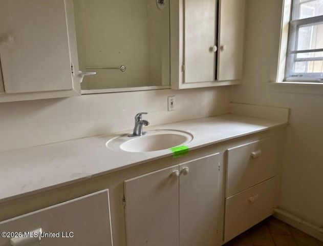 945 Park Lane, Jackson, MS 39211