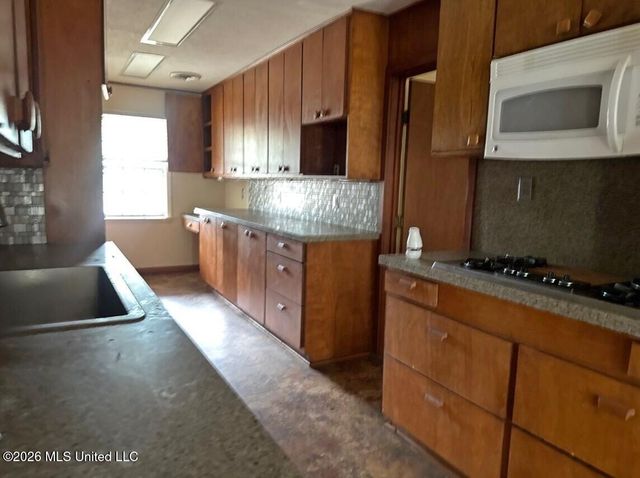 945 Park Lane, Jackson, MS 39211