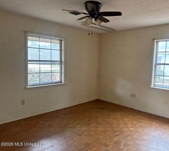 945 Park Lane, Jackson, MS 39211