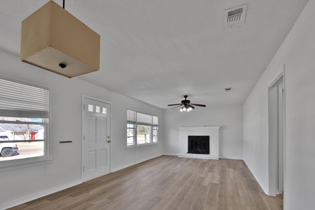 4013 32nd Street, Lubbock, TX 79410