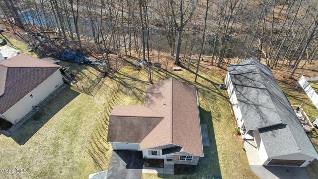 26 Parkview Lane, Glens Falls, NY 12801
