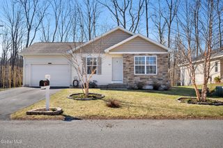26 Parkview Lane, Glens Falls, NY 12801