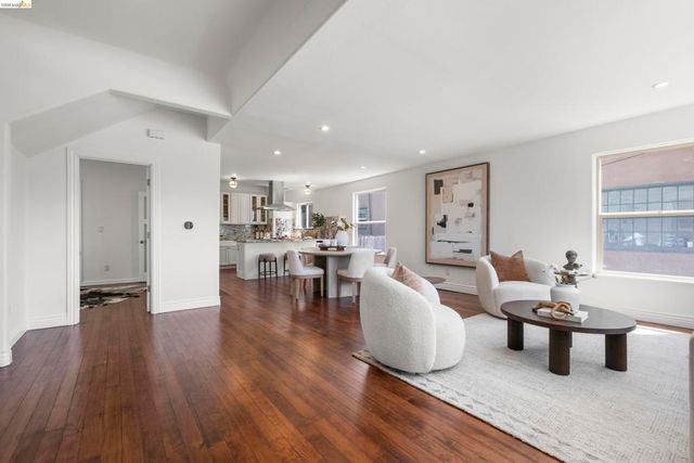 3306 West St, Oakland, CA 94608