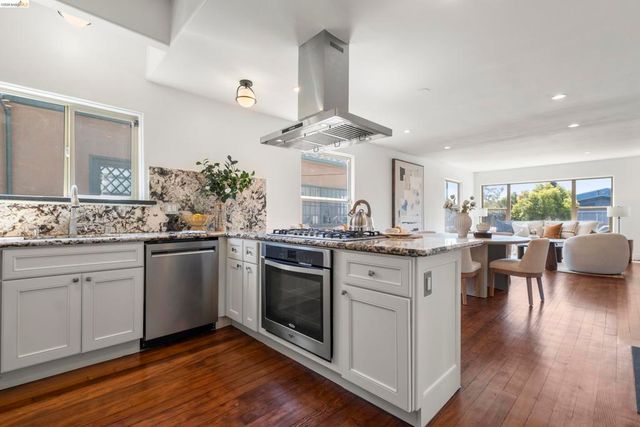 3306 West St, Oakland, CA 94608