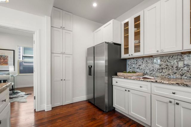 3306 West St, Oakland, CA 94608