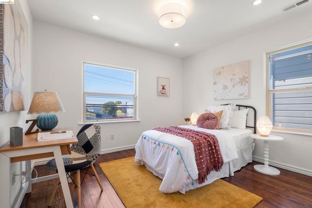 3306 West St, Oakland, CA 94608