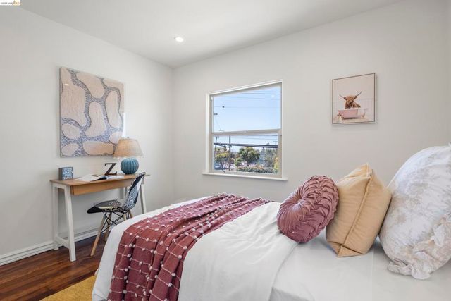 3306 West St, Oakland, CA 94608