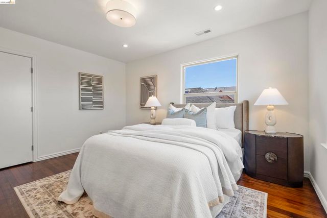 3306 West St, Oakland, CA 94608