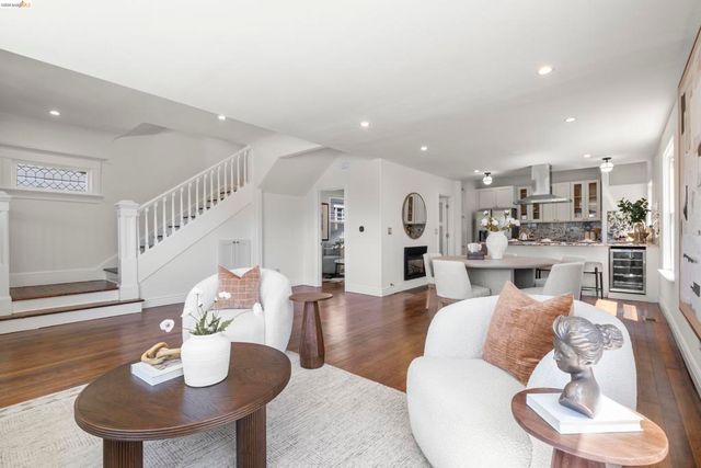 3306 West St, Oakland, CA 94608
