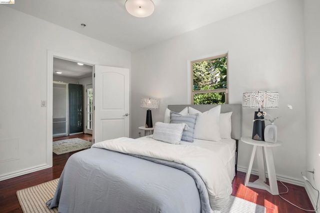 3306 West St, Oakland, CA 94608