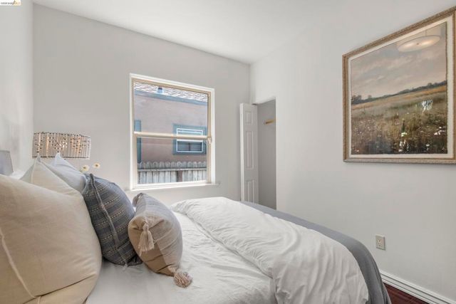 3306 West St, Oakland, CA 94608