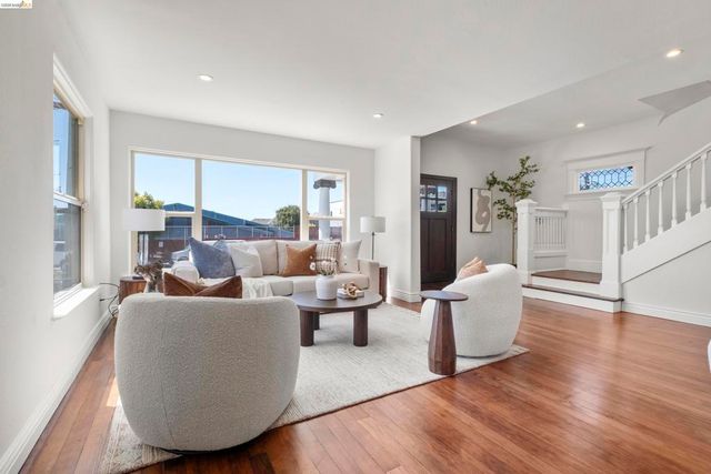 3306 West St, Oakland, CA 94608