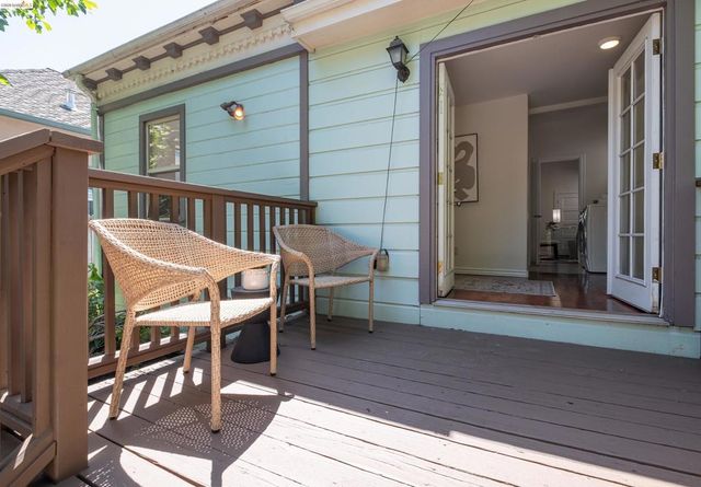 3306 West St, Oakland, CA 94608