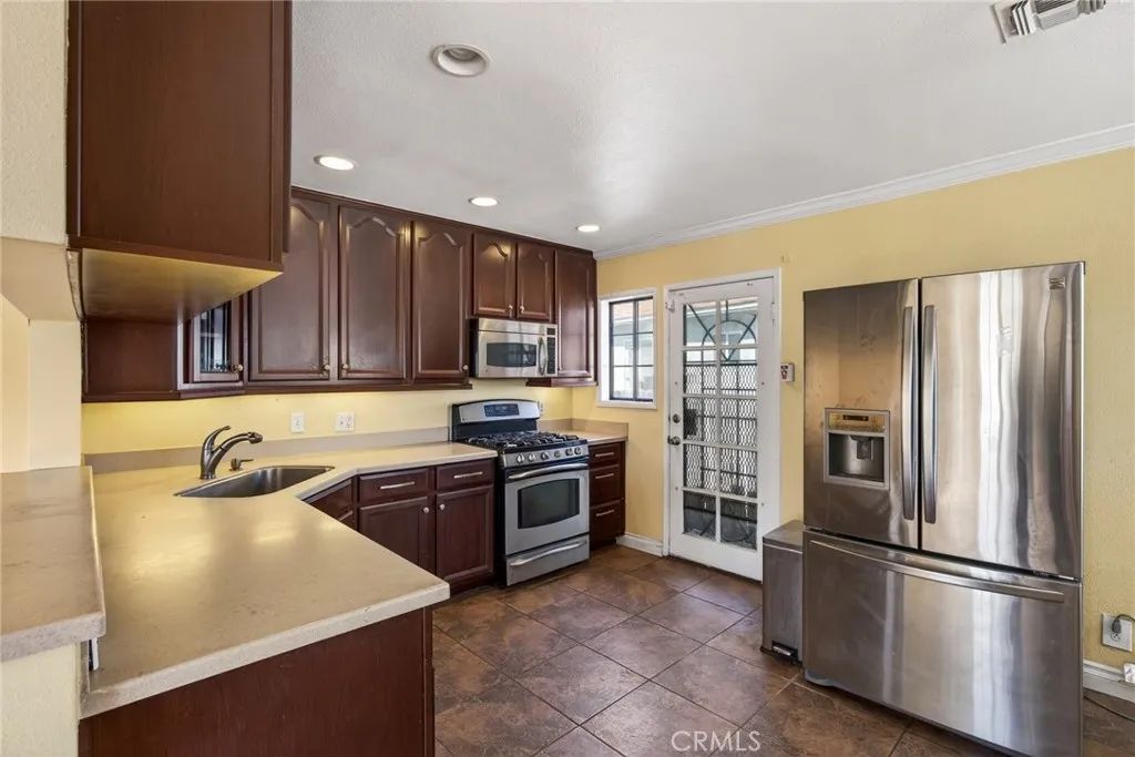 5021 Brayton, Long Beach, CA 90807