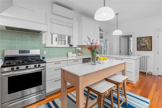 46 Corne Street, Newport, RI 02840