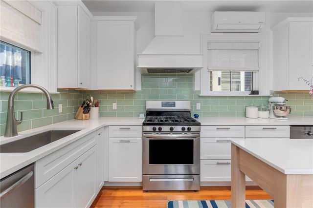 46 Corne Street, Newport, RI 02840