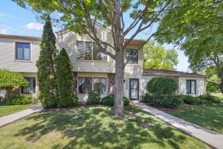 1626 Vermont Drive 1626, Elk Grove Village, IL 60007