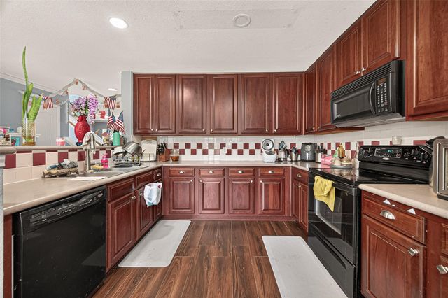 12051 Christophers Walk Court, Houston, TX 77089