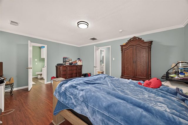 12051 Christophers Walk Court, Houston, TX 77089