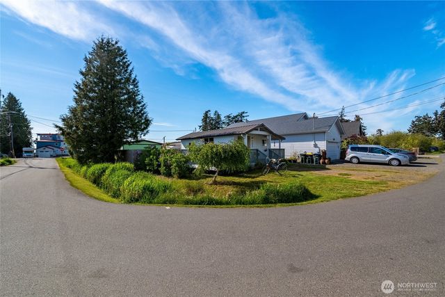 7403 Sunset Drive, Blaine, WA 98230