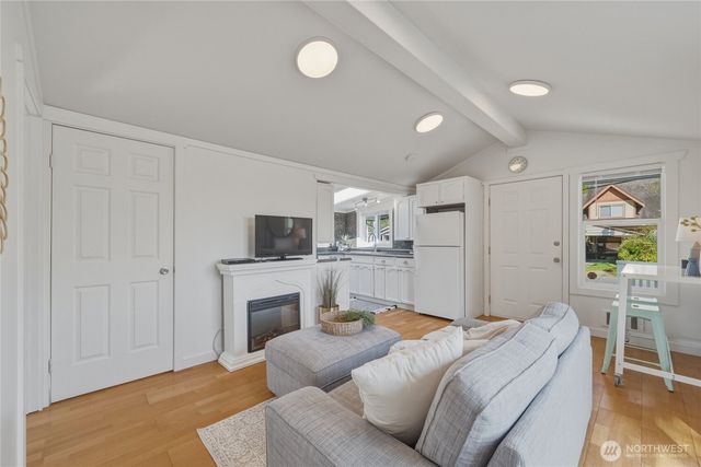 7403 Sunset Drive, Blaine, WA 98230