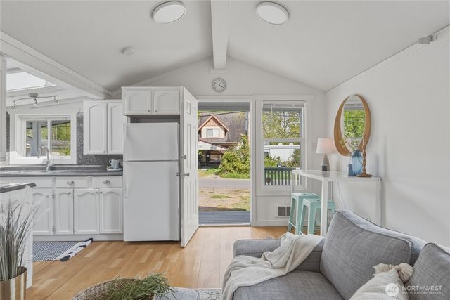 7403 Sunset Drive, Blaine, WA 98230