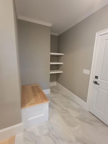 9 Zeland Drive, Dover, NH 03820
