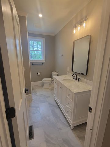 9 Zeland Drive, Dover, NH 03820