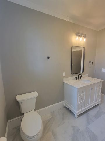 9 Zeland Drive, Dover, NH 03820