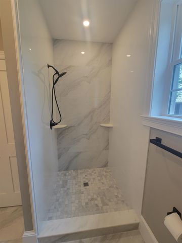 9 Zeland Drive, Dover, NH 03820
