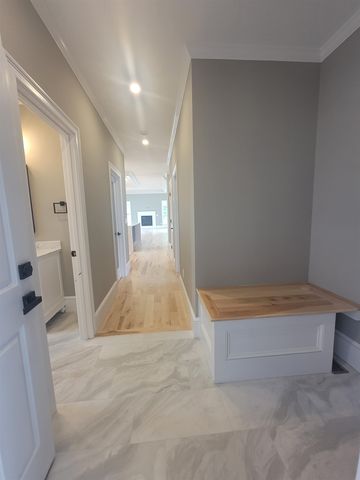 9 Zeland Drive, Dover, NH 03820