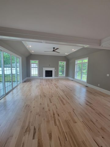 9 Zeland Drive, Dover, NH 03820