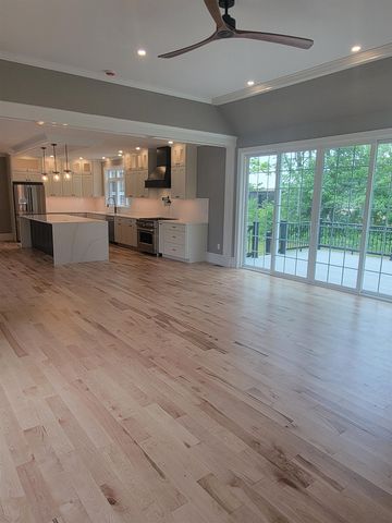 9 Zeland Drive, Dover, NH 03820