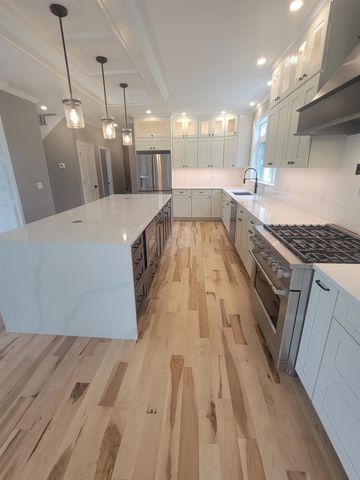9 Zeland Drive, Dover, NH 03820