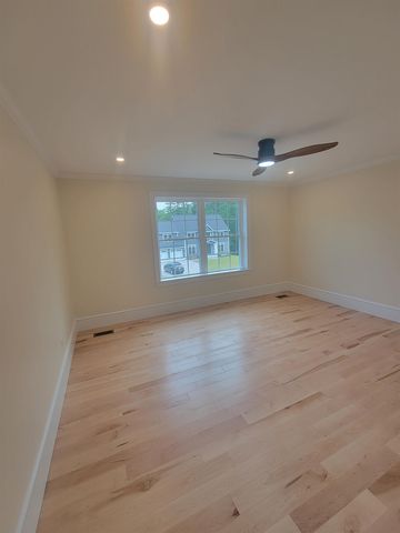 9 Zeland Drive, Dover, NH 03820