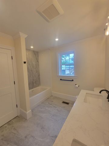 9 Zeland Drive, Dover, NH 03820
